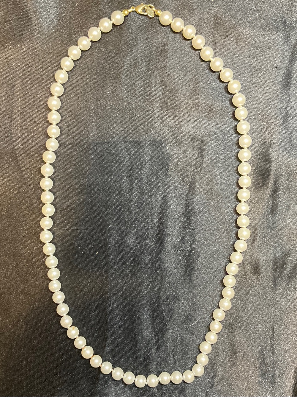 WLINDWhite Pearl Necklace with Gold Clasp